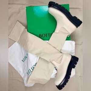 Auth White Leather Bottega Veneta
Boots Over The Knee Brand New Size 38.5 Italy